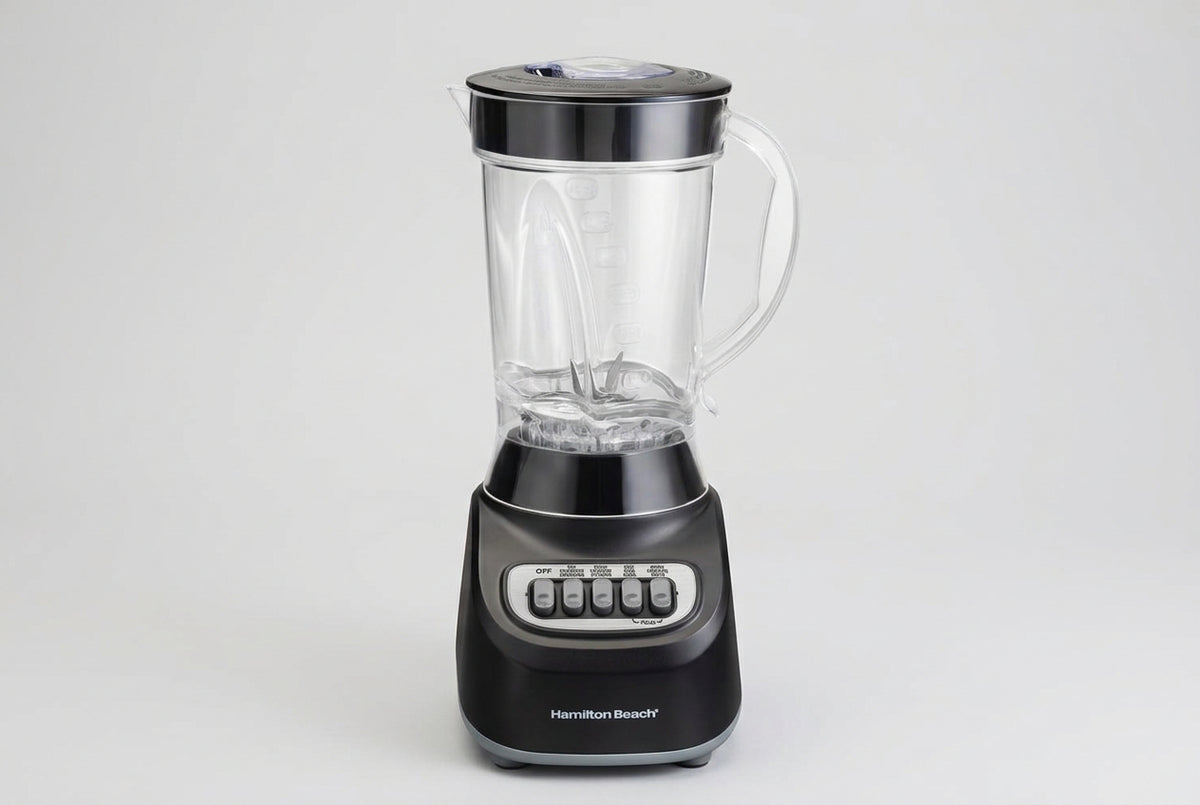 Licuadora Hamilton Beach 50180FG 650W Silenciosa, Vaso de Plástico 1.4 L Libre de BPA, Wave Action, 12 Funciones, Tritura Hielo, Negra