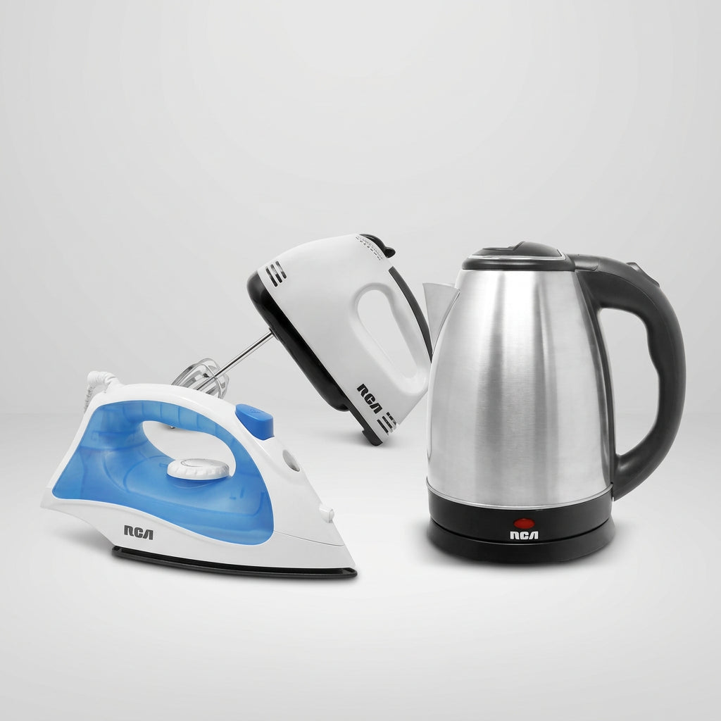 Combo Básico RCA RC-BS: Tetera Eléctrica 1.8 L, Plancha de Vapor 1200 W y Batidora de Mano 7 Velocidades